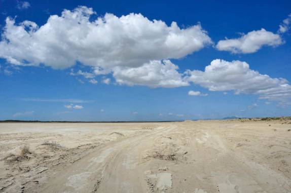 Cruzando o deserto da península de La Guajira, na Colômbia, extremo norte da América do Sul
